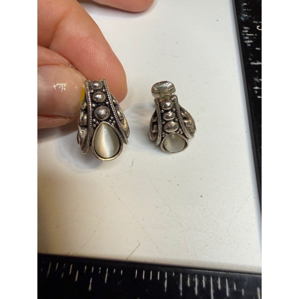 Avon Vintage Silver Tone Faux Moonstone Teardrop Clip On Earrings Ornate Detail